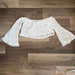 Forever 21 Elegant White Lace Bell Sleeve Top/ Cover up Size Large